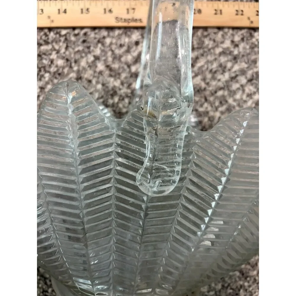vtg LE smith clear glass feather pattern basket with handle